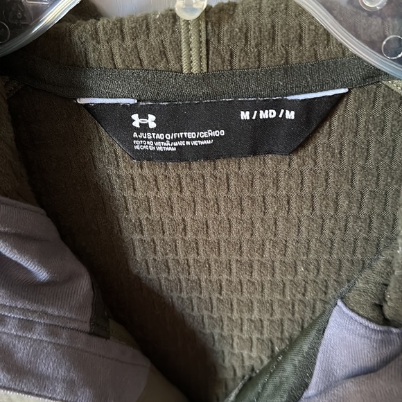 Under Armour men’s zip up performance jacket!! - Picture 2 of 2